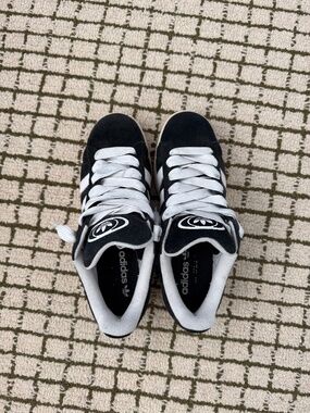 Adidas campus